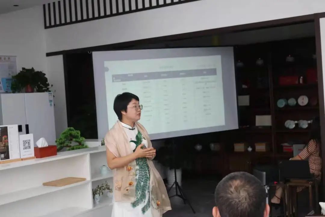 0806eb07c20a106d8408e1b37d9653cc.jpg