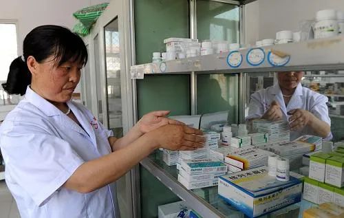 《柳叶刀》点赞中国村医：农村居民血压达标率从8.5%到超75%
