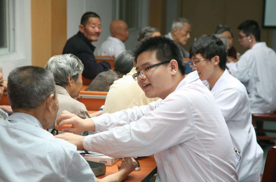 政协委员提案：打通公立和民营医院人才双向流通，鼓励多点执业和进修