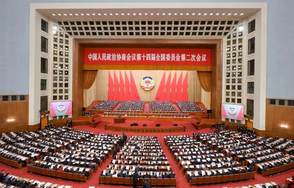两会代表谈医疗：建议在基层诊所建立影像检验科、取消门诊报销起步线、实行免费医疗……